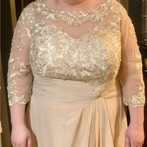 Champagne mother of the bride dress NWT size 22